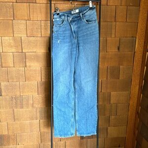 Abercrombie and Fitch 90s Straight Ultra High Rise Denim